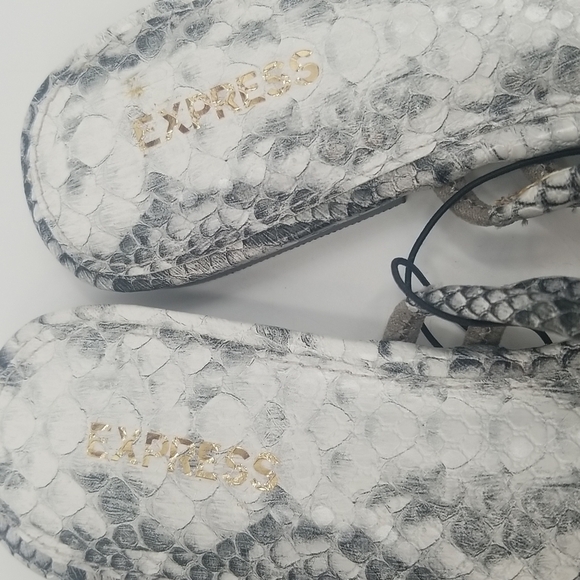 EXPRESS Snakeskin Strappy Slides Open Mule Flats Sandals Sz:7 - Picture 4 of 11